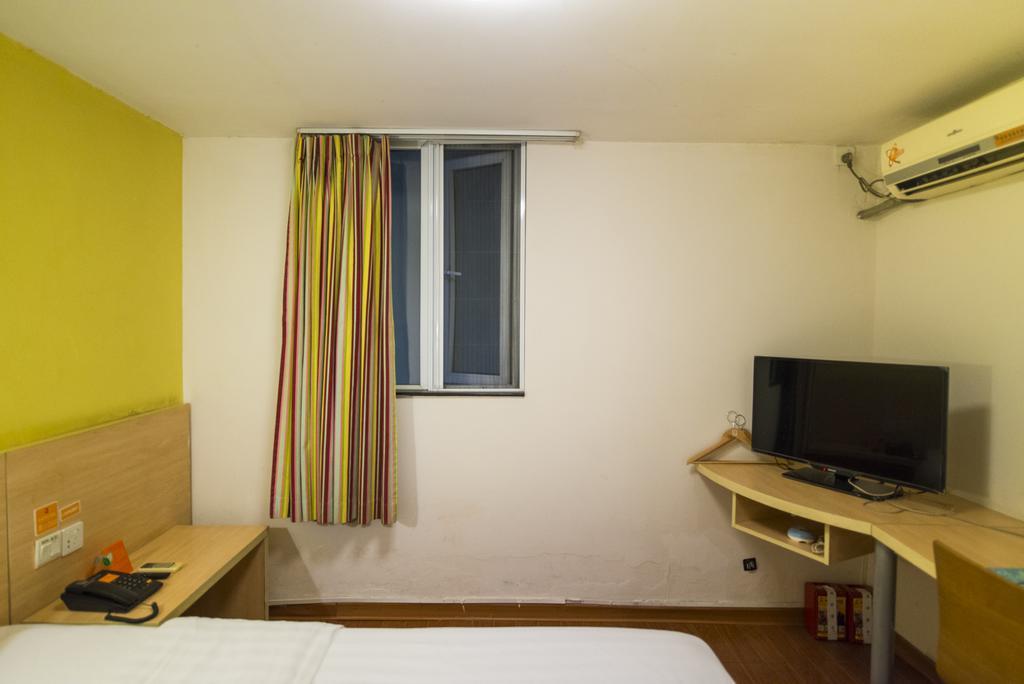 7Days Inn Shanghai Lujiazui Exterior photo